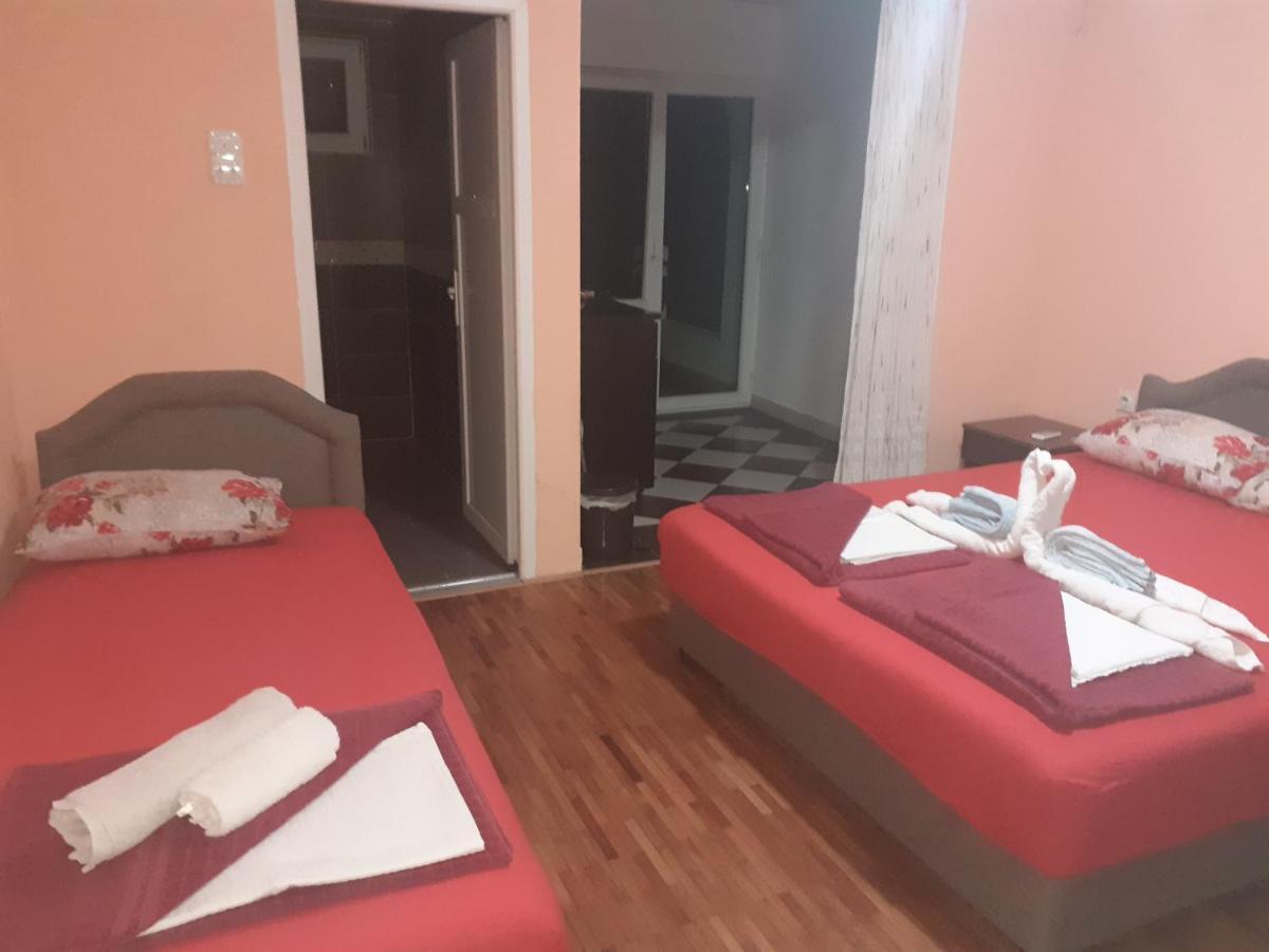 Studios Milosev Bar Bagian luar foto